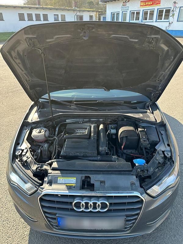 Gebraucht Audi A3 122 PS (89 kW) 2014 Grau Kleinwagen