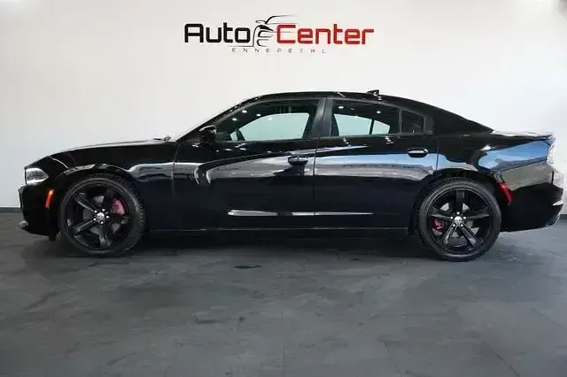 Używany Dodge Charger 405 KM (297 kW) 2017 Czarny Sedan/Limuzyna