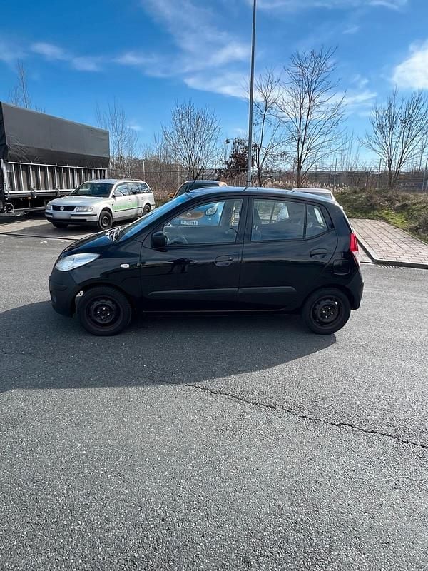 Gebraucht Hyundai i10 67 PS (49 kW) 2010 Schwarz Kleinwagen