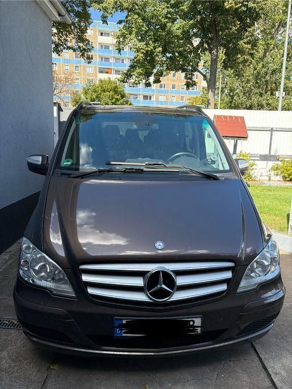 Braun Gebraucht 2014 Mercedes Viano Edition Van / Kleinbus | 20.000 € (Guter Preis) - Bild 1/4