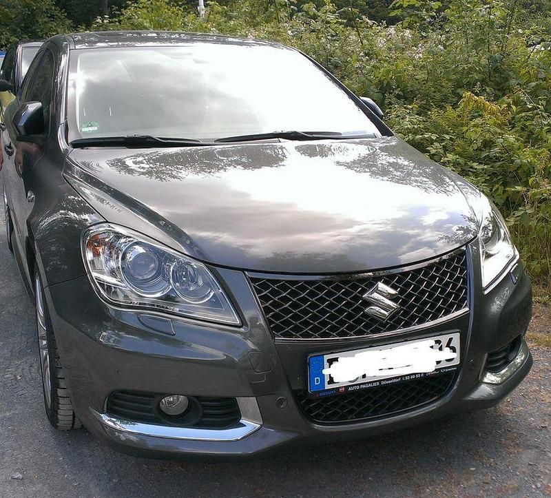 Gebraucht Suzuki Kizashi Sport 178 PS (130 kW) 2011 Grau Limousine