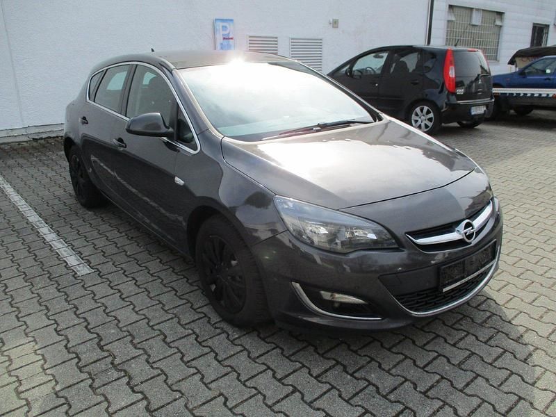 Gebraucht Opel Astra Excellence 140 PS (102 kW) 2015 Grau Limousine