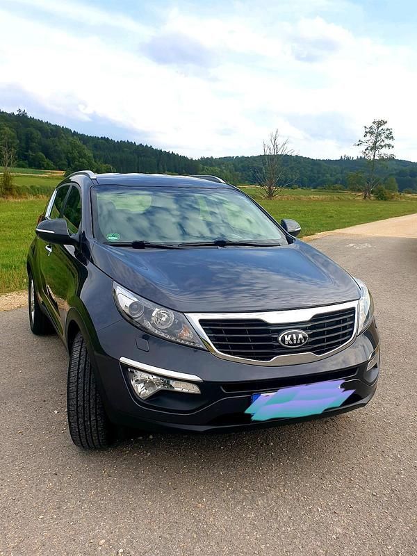 Grau Gebraucht 2014 Kia Sportage SUV | 8.800 € - Bild 1/4