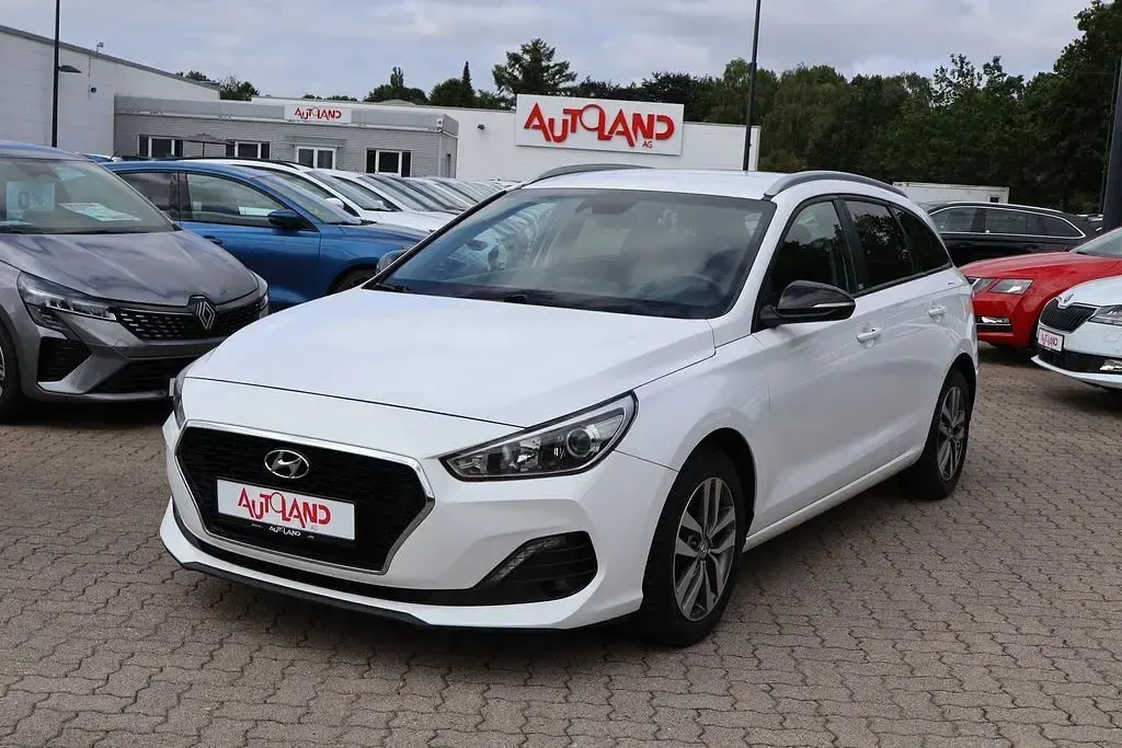 Gebraucht Hyundai i30 Trend 140 PS (102 kW) 2019 Blau Kombi