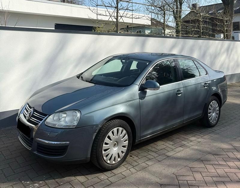 Gebraucht VW Jetta 103 PS (75 kW) 2007 Grau Limousine