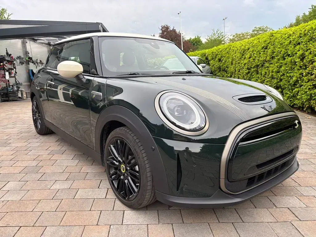 Gebraucht Mini Cooper SE Resolute Edition 135 kW (184 PS) 2023 Rebel green Kleinwagen