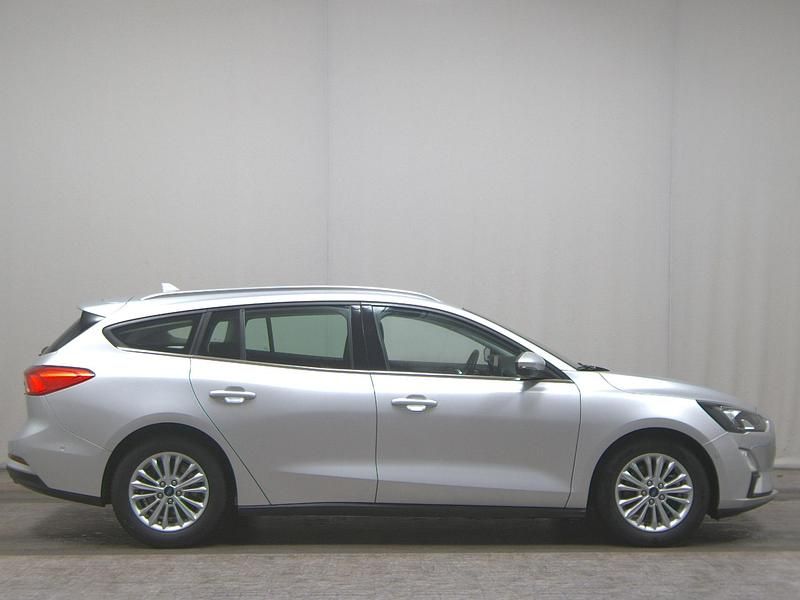 Gebraucht Ford Focus Titanium 125 PS (91 kW) 2021 Polarsilber metallic Kombi