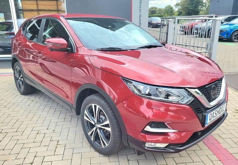 Rot Gebraucht 2018 Nissan Qashqai N-Connecta SUV | 11.850 € (Fairer Preis) - Bild 1/4