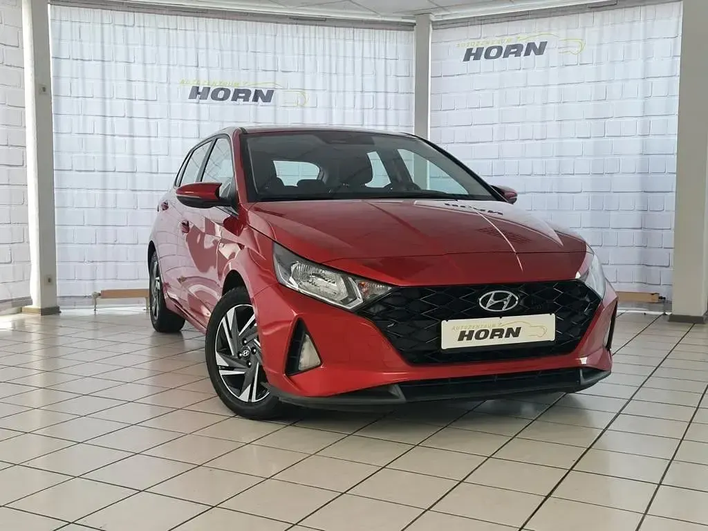 Gebraucht Hyundai i20 101 PS (74 kW) 2024 Dragon red Kleinwagen