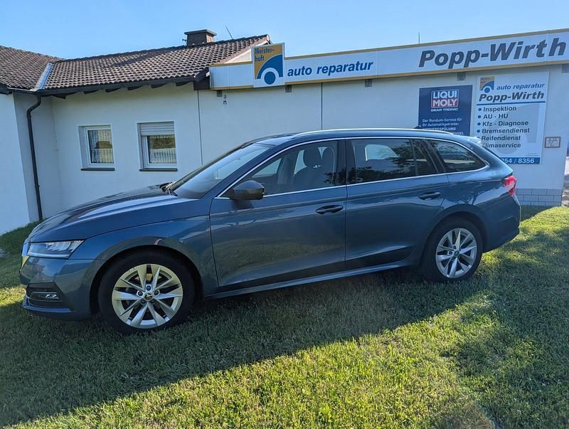 Blau Gebraucht 2020 Skoda Octavia Kombi | 17.750 € (Guter Preis) - Bild 1/4