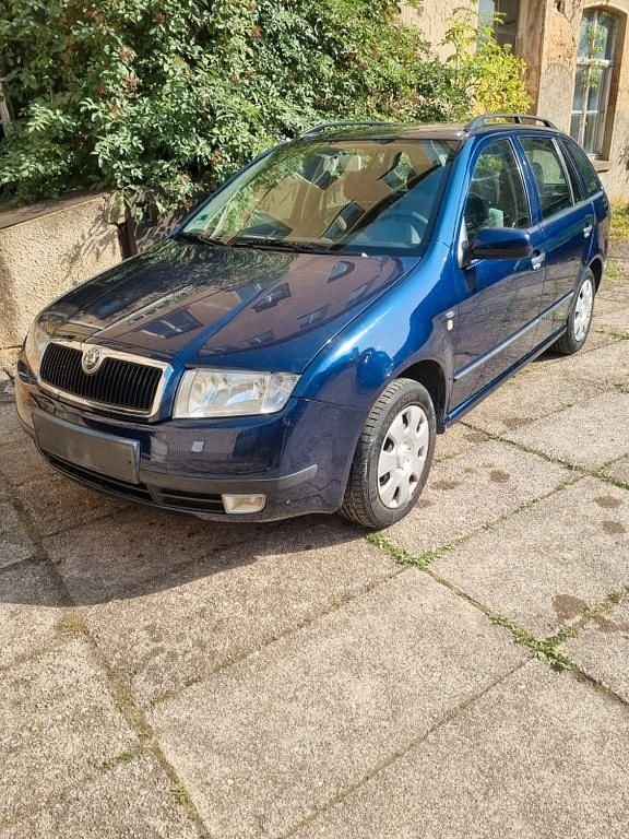 Grau Gebraucht 2001 Skoda Fabia Elegance Kombi | 1.450 € (Fairer Preis) - Bild 1/4