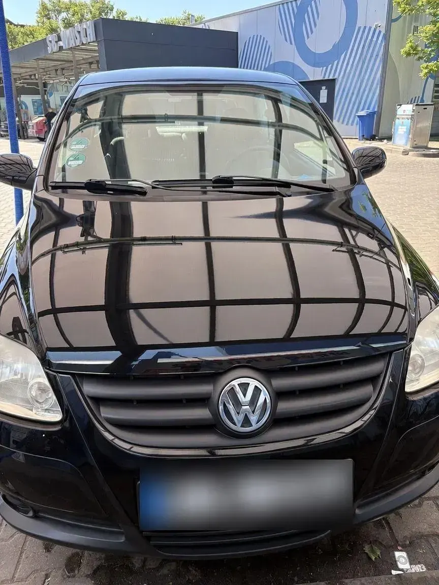 Gebraucht VW Fox 54 PS (39 kW) 2009 Schwarz Kleinwagen