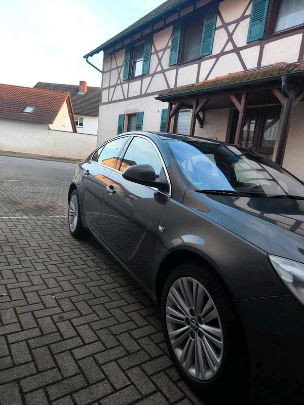 Gebraucht Opel Insignia Active 131 PS (96 kW) 2012 Grau Limousine