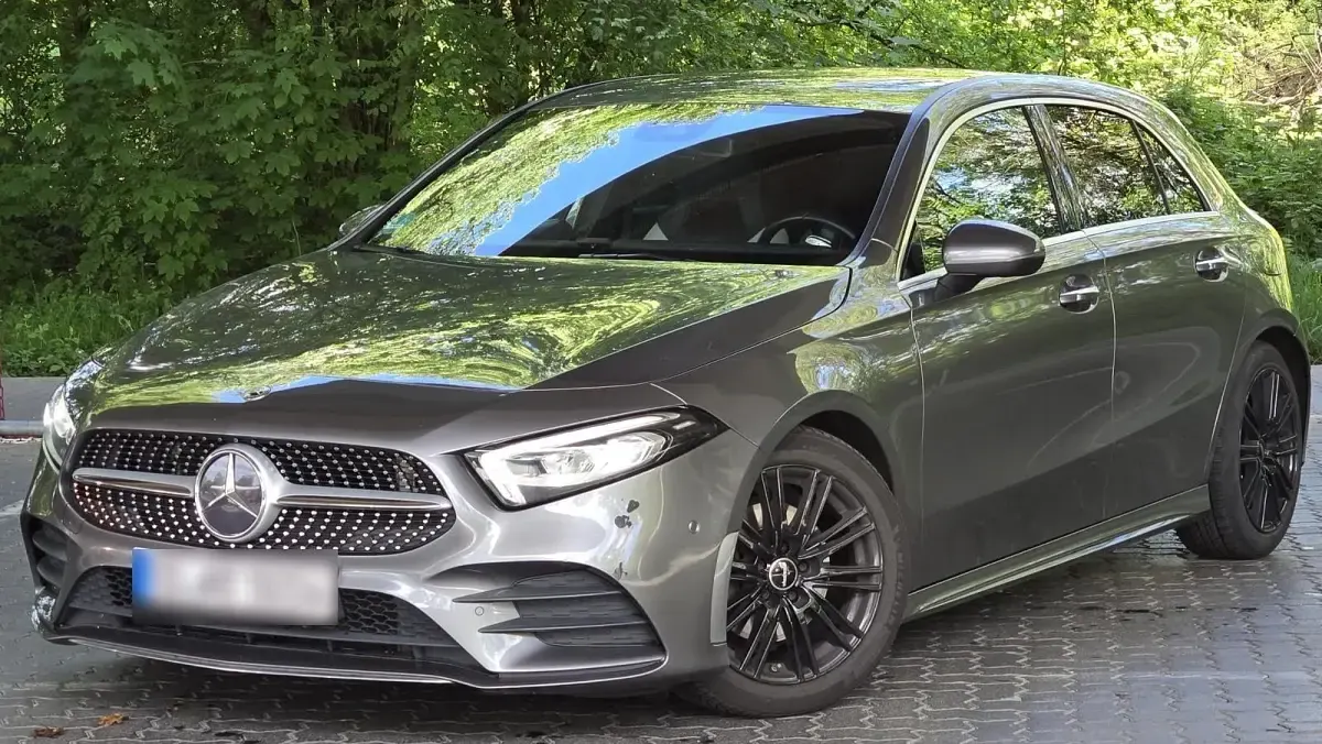 Gebraucht Mercedes A200 AMG line 163 PS (119 kW) 2019 Grau Kleinwagen