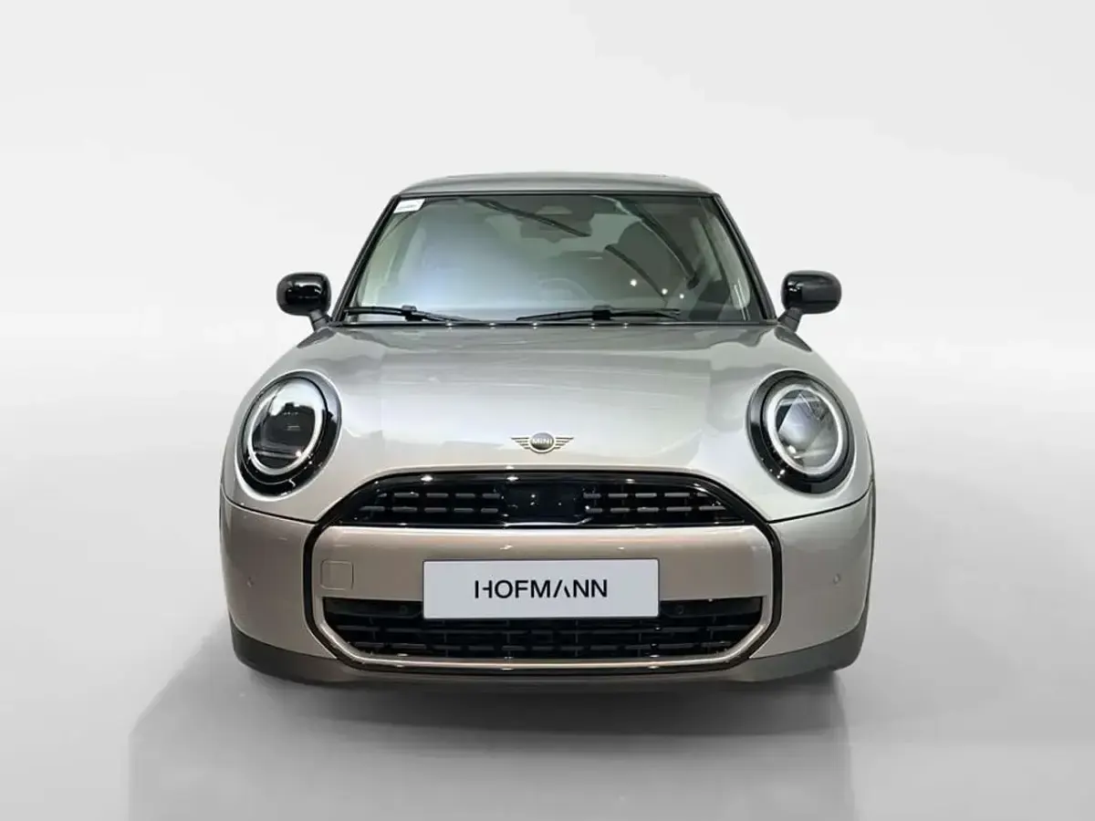 Używany Mini Cooper Classic 156 KM (114 kW) 2024 Srebrny Hatchback