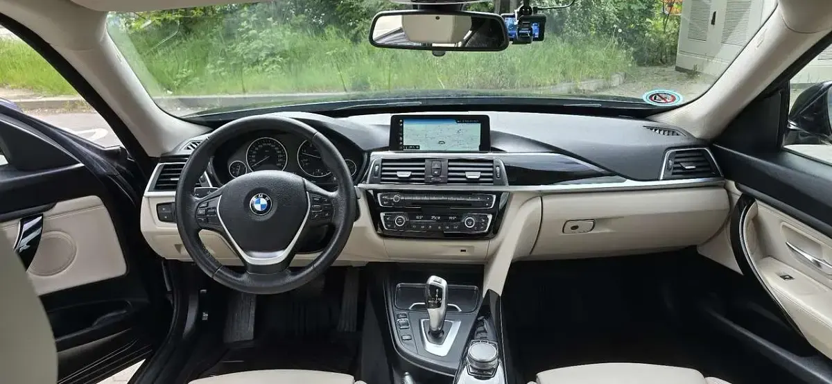 Gebraucht BMW 318 Luxury Line 150 PS (110 kW) 2017 Blau Limousine