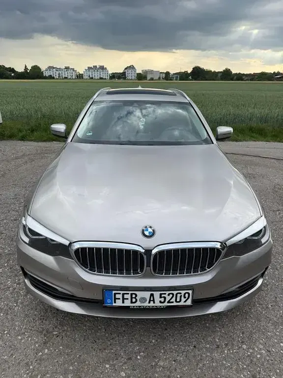 Gebraucht BMW 520 190 PS (139 kW) 2019 Beige Kombi