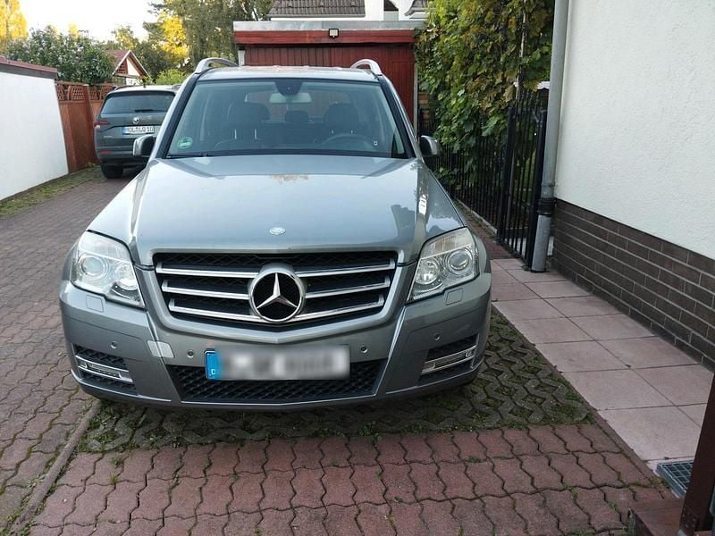 Grau Gebraucht 2010 Mercedes GLK220 SUV | 13.500 € (Fairer Preis) - Bild 1/4