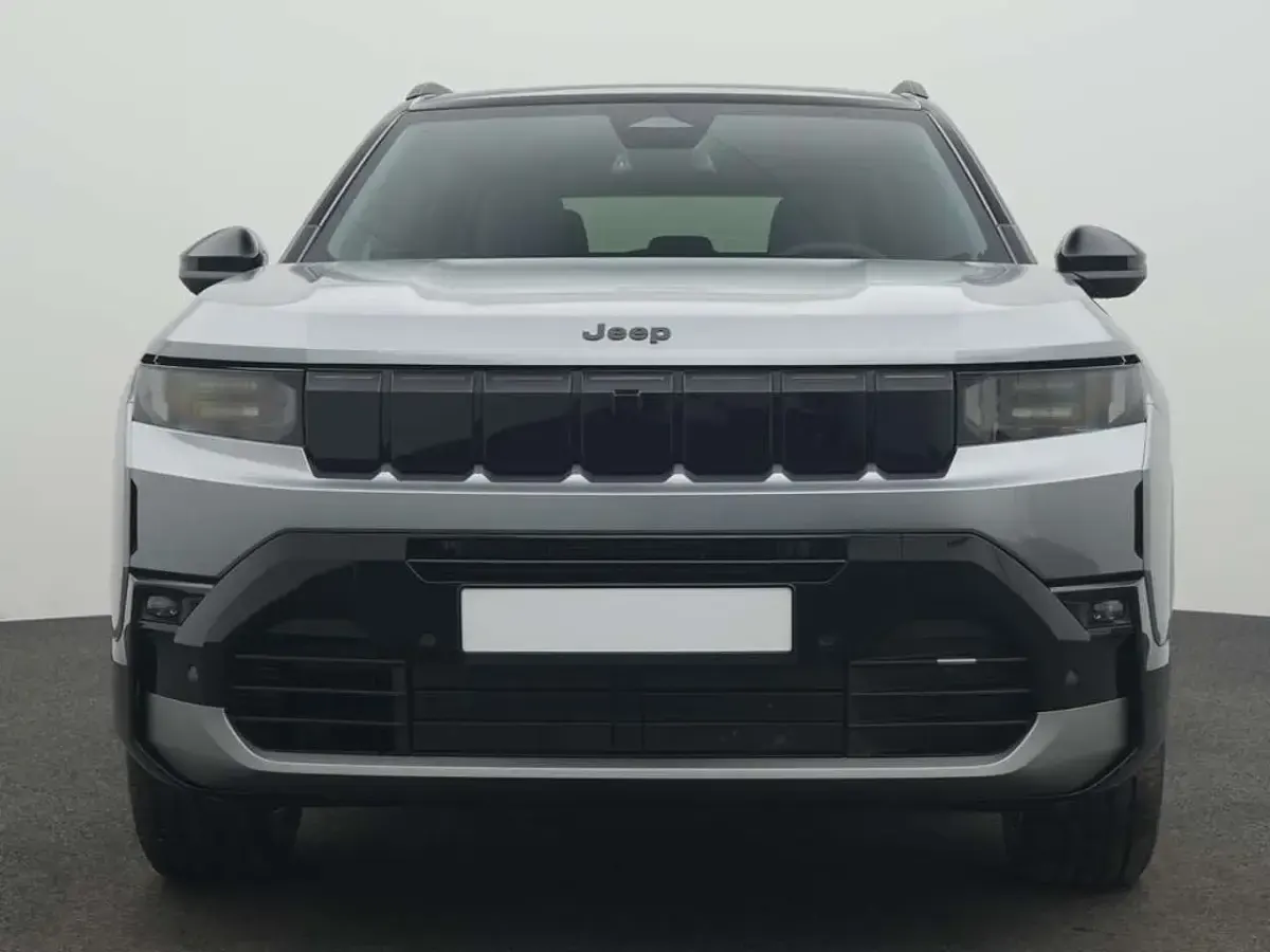 Gebraucht Jeep Compass 145 PS (106 kW) 2026 Grau / dach schwarz SUV