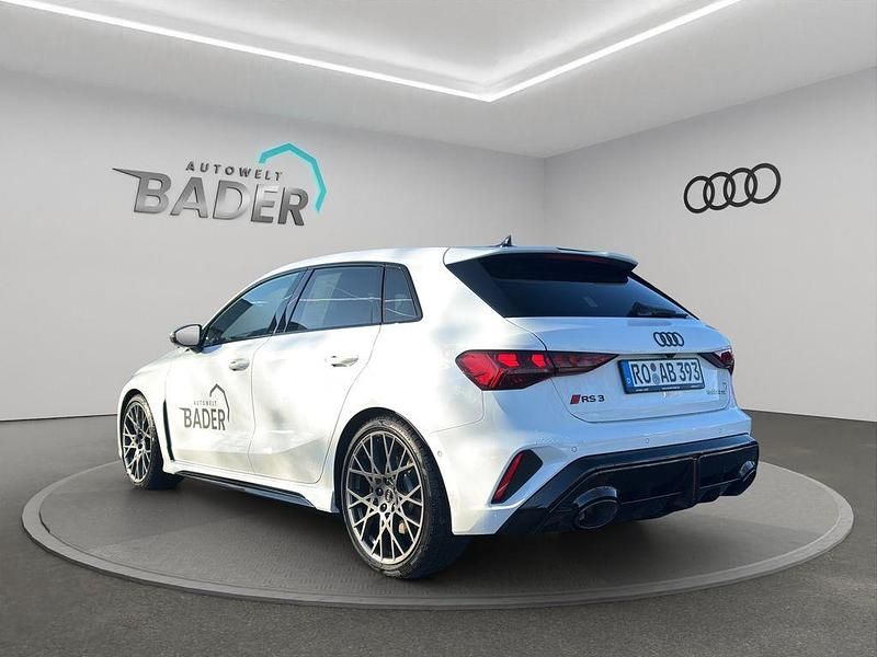 Gebraucht Audi RS3 Sport 400 PS (294 kW) 2025 Arkonaweiß Limousine