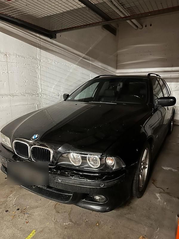 Gebraucht BMW 525 M Sport 192 PS (141 kW) 2002 Schwarz Kombi