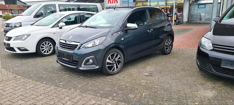 Grau Gebraucht 2018 Peugeot 108 Kleinwagen | 6.950 € (Fairer Preis) - Bild 1/4