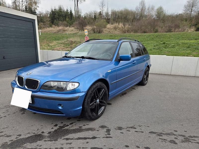 Second-hand BMW 318 143 CP (105 kW) 2002 Albastru Break