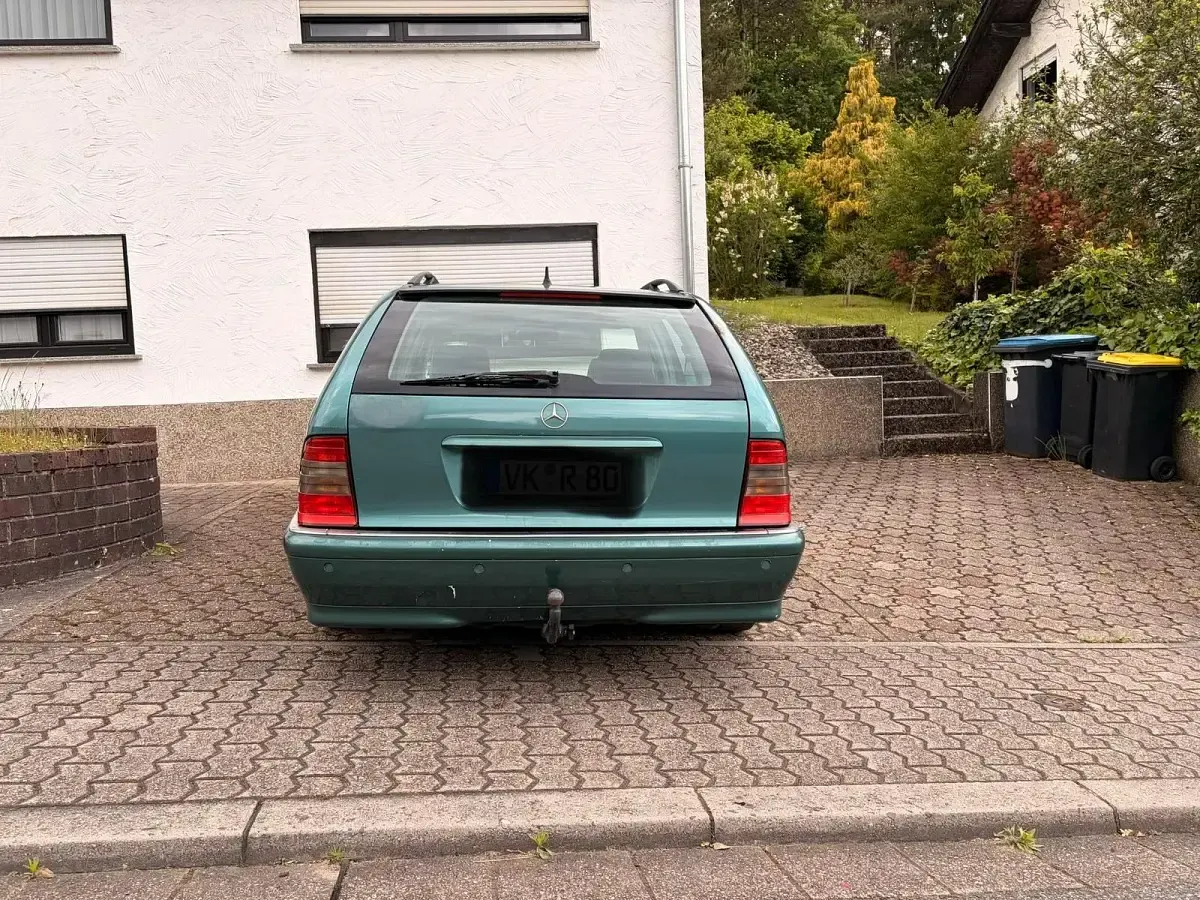 Gebraucht Mercedes C240 Elegance 170 PS (125 kW) 1998 Grün Kombi