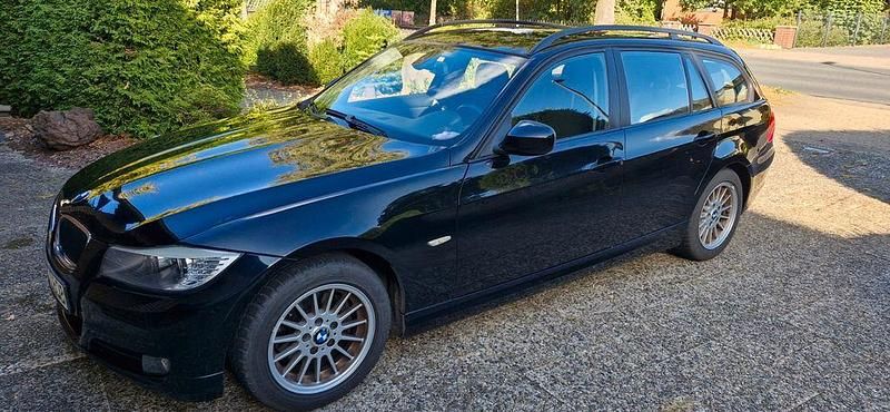 Schwarz Gebraucht 2008 BMW 318 Kombi | 5.600 € (Fairer Preis) - Bild 1/4