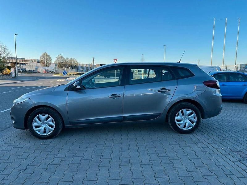 Używany Renault Mégane III Dynamique 110 KM (80 kW) 2012 Szary Sedan/Limuzyna