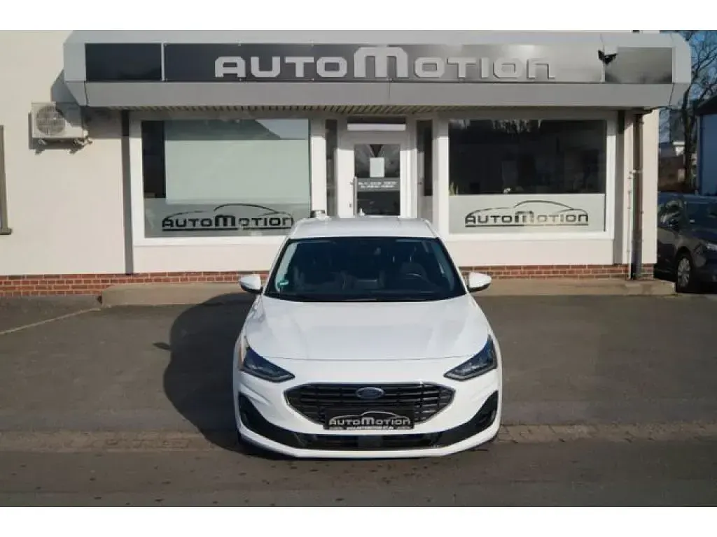 Gebraucht Ford Focus Titanium 125 PS (91 kW) 2023 Weiß Limousine