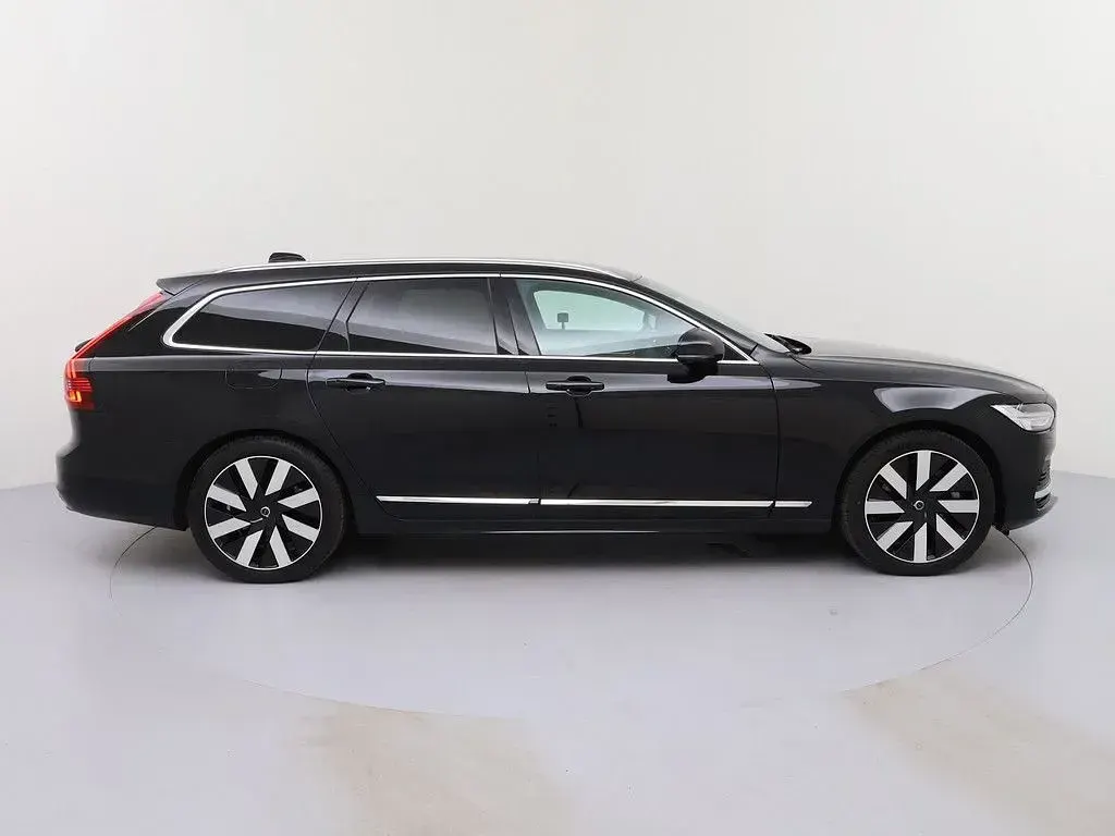 Gebraucht Volvo V90 Core 349 PS (256 kW) 2025 Onyx schwarz Kombi