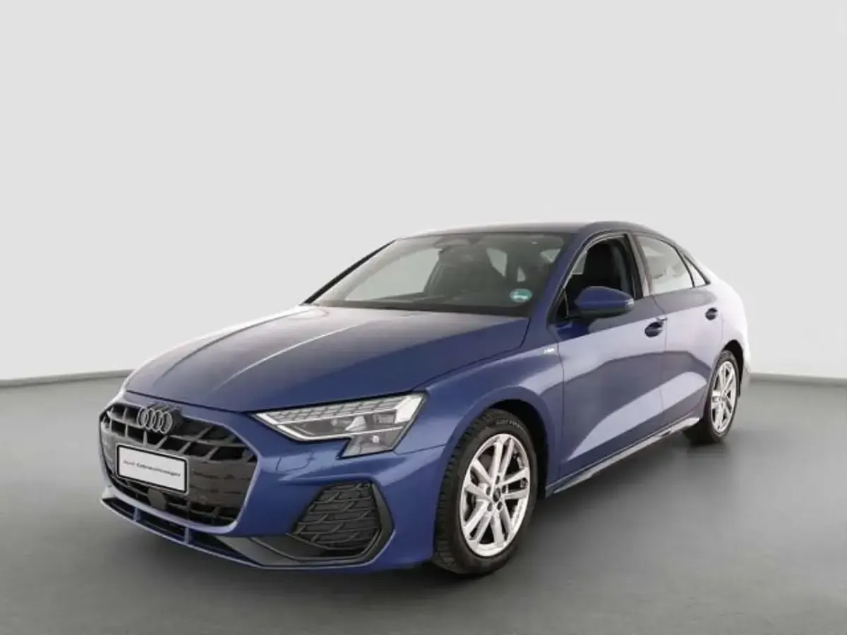 Käytetty Audi A3 Ambiente 116 HP (85 kW) 2025 Sedan