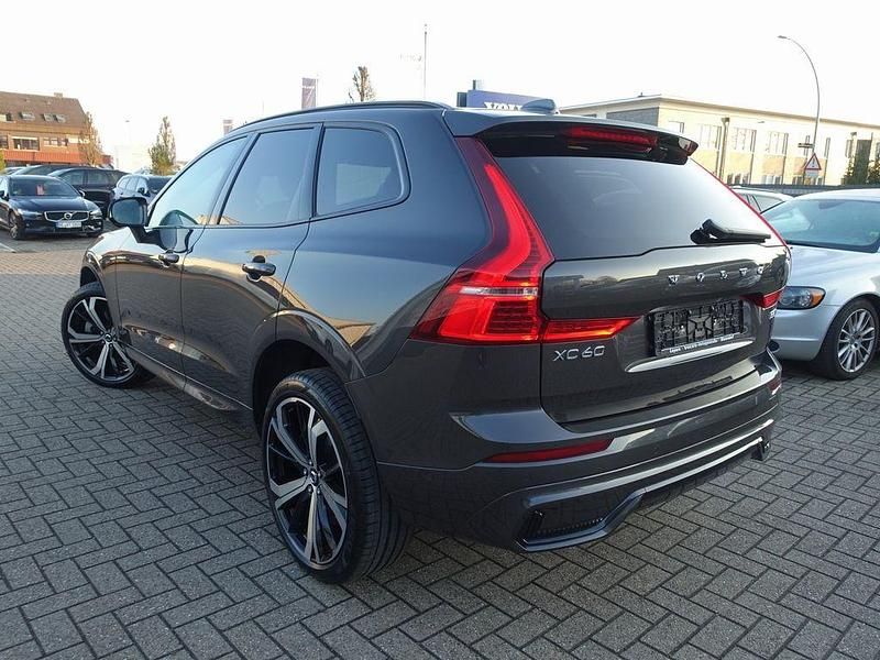 Gebraucht Volvo XC60 Plus 250 PS (183 kW) 2025 Grau SUV