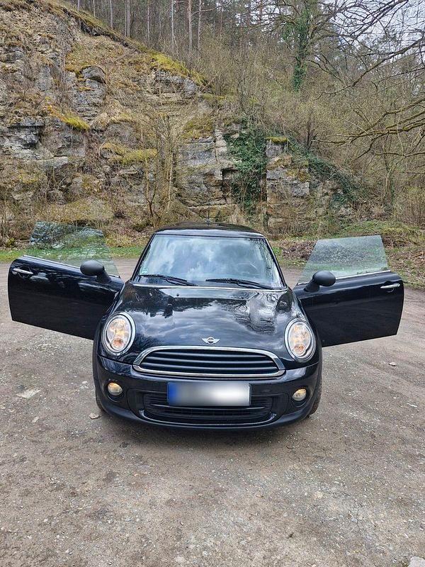 Gebraucht Mini ONE 98 PS (72 kW) 2011 Schwarz Kleinwagen
