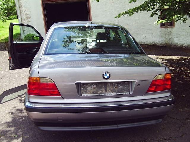 Gebraucht BMW 735 238 PS (175 kW) 1998 Grau Limousine