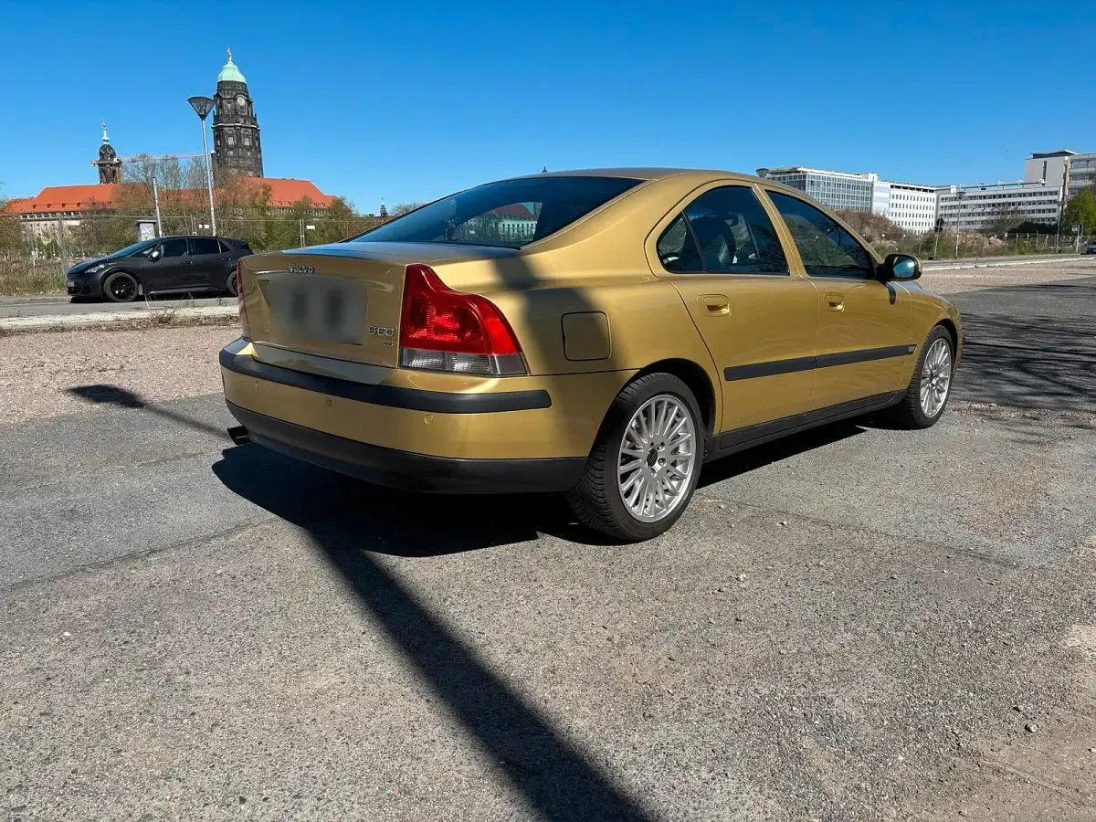 Gebraucht Volvo S60 250 PS (183 kW) 2001 Gold Limousine