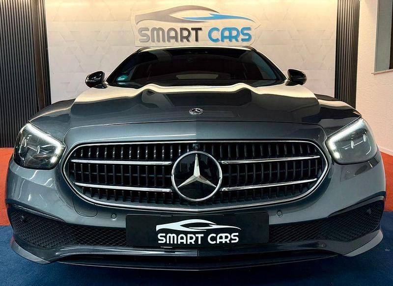 Gebraucht Mercedes E300 194 PS (142 kW) 2021 Grau Van / Kleinbus