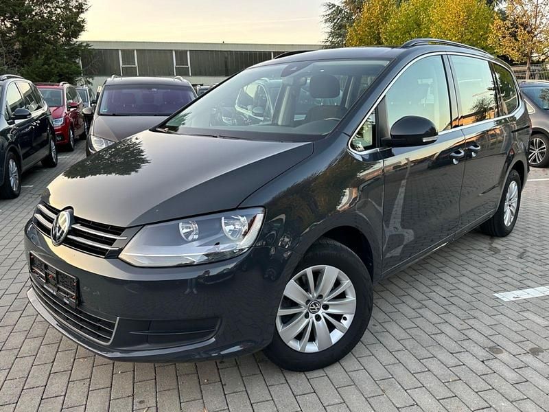 Gebraucht VW Sharan 150 PS (110 kW) 2021 Grau Van / Kleinbus
