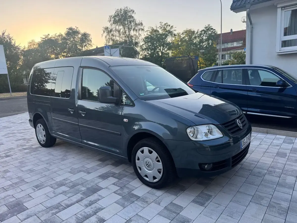 Gebraucht VW Caddy Maxi 105 PS (77 kW) 2009 Grau Van / Kleinbus