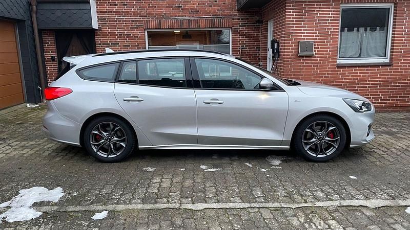 Gebraucht Ford Focus ST-Line 150 PS (110 kW) 2019 Silber Kombi