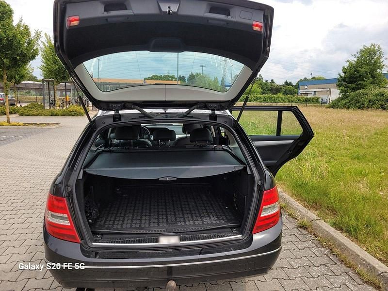 Gebraucht Mercedes 200 136 PS (100 kW) 2014 Schwarz Kombi