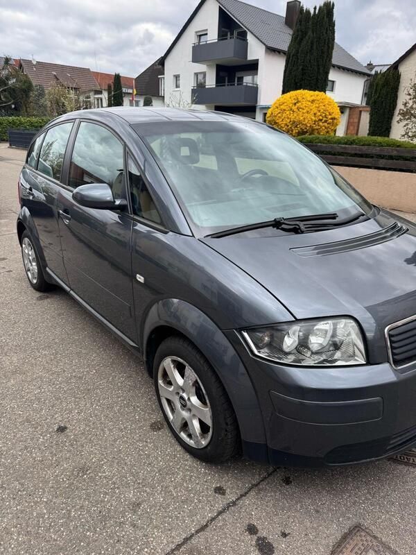 Grau Gebraucht 2005 Audi A2 Kleinwagen | 3.100 € (Guter Preis) - Bild 1/4