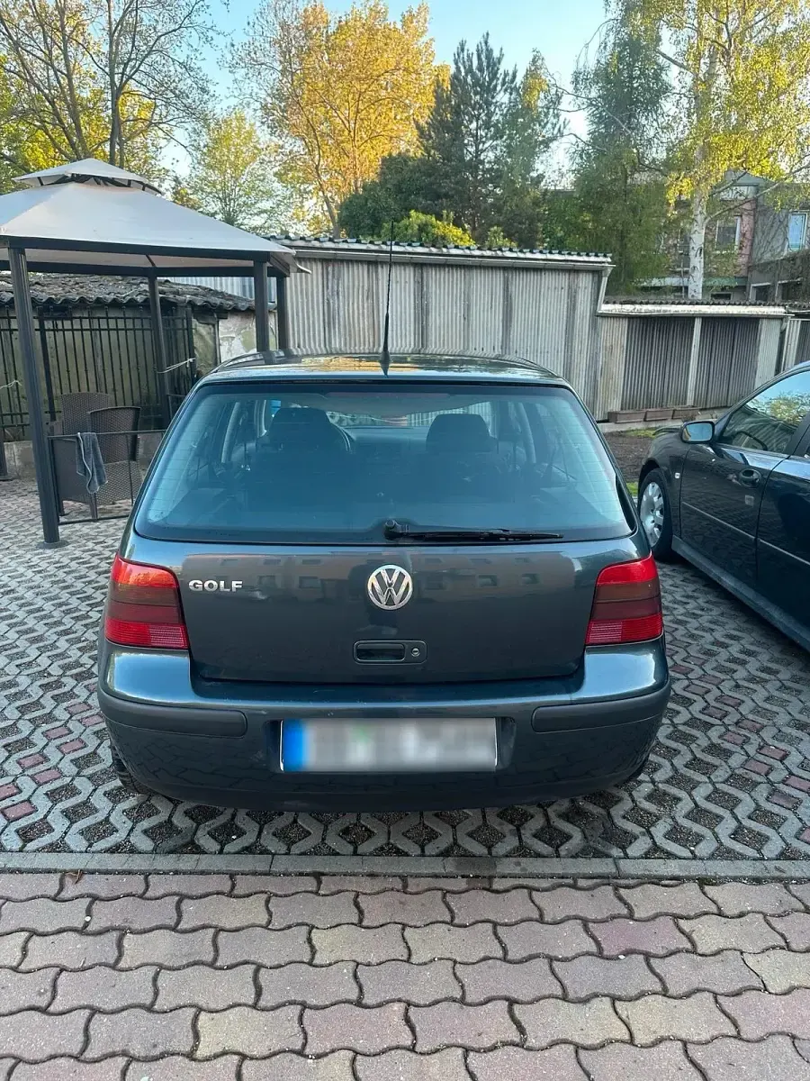 Second-hand VW Golf IV 101 CP (74 kW) 2002 Gri Berlinǎ