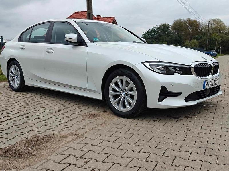 Gebraucht BMW 318 150 PS (110 kW) 2020 Weiß Limousine