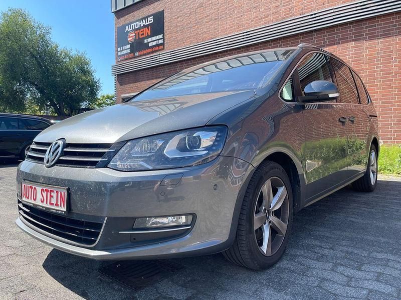 Grau Gebraucht 2012 VW Sharan Highline Van / Kleinbus | 8.990 € (Guter Preis) - Bild 1/4