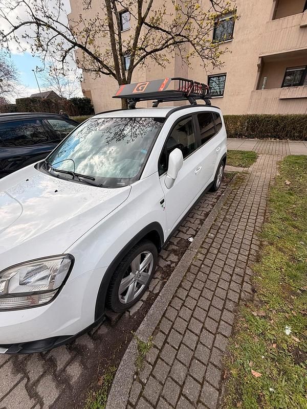 Gebraucht Chevrolet Orlando 140 PS (102 kW) 2012 Weiß Van / Kleinbus