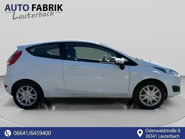 Gebraucht Ford Fiesta Trend 60 PS (44 kW) 2013 Weiß Limousine