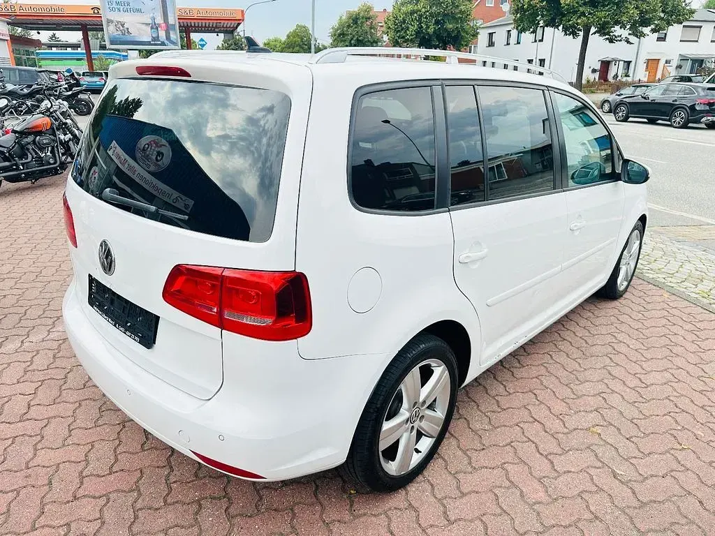 Gebraucht VW Touran 140 PS (102 kW) 2011 Weiß Van / Kleinbus