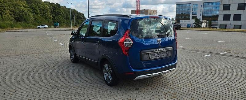 Blau Gebraucht 2021 Dacia Lodgy Stepway Van / Kleinbus | 7.990 € (Superpreis) - Bild 1/4